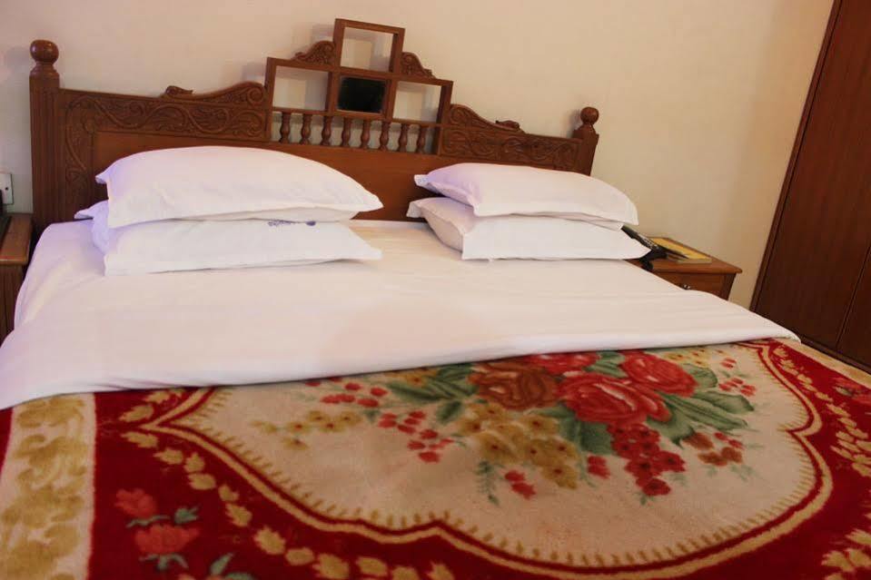 Hotel Siddhartha Хидерабад Екстериор снимка