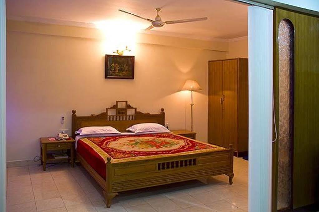 Hotel Siddhartha Хидерабад Екстериор снимка